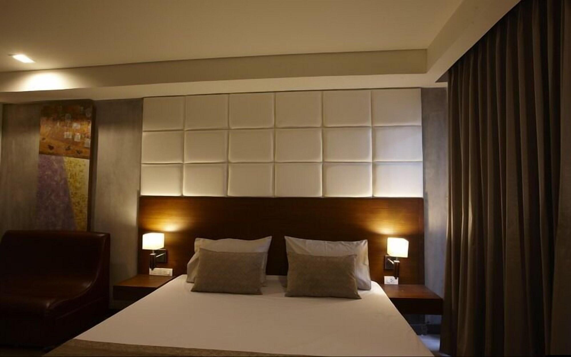Collection O The Bangkok Cha Cha Suite Exterior photo