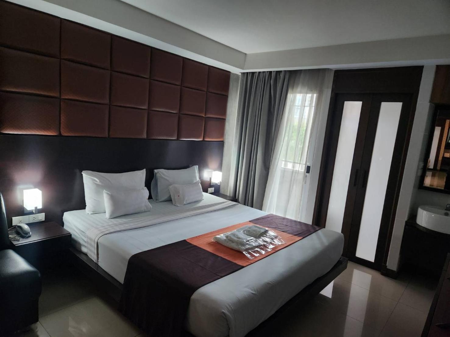 Collection O The Bangkok Cha Cha Suite Exterior photo