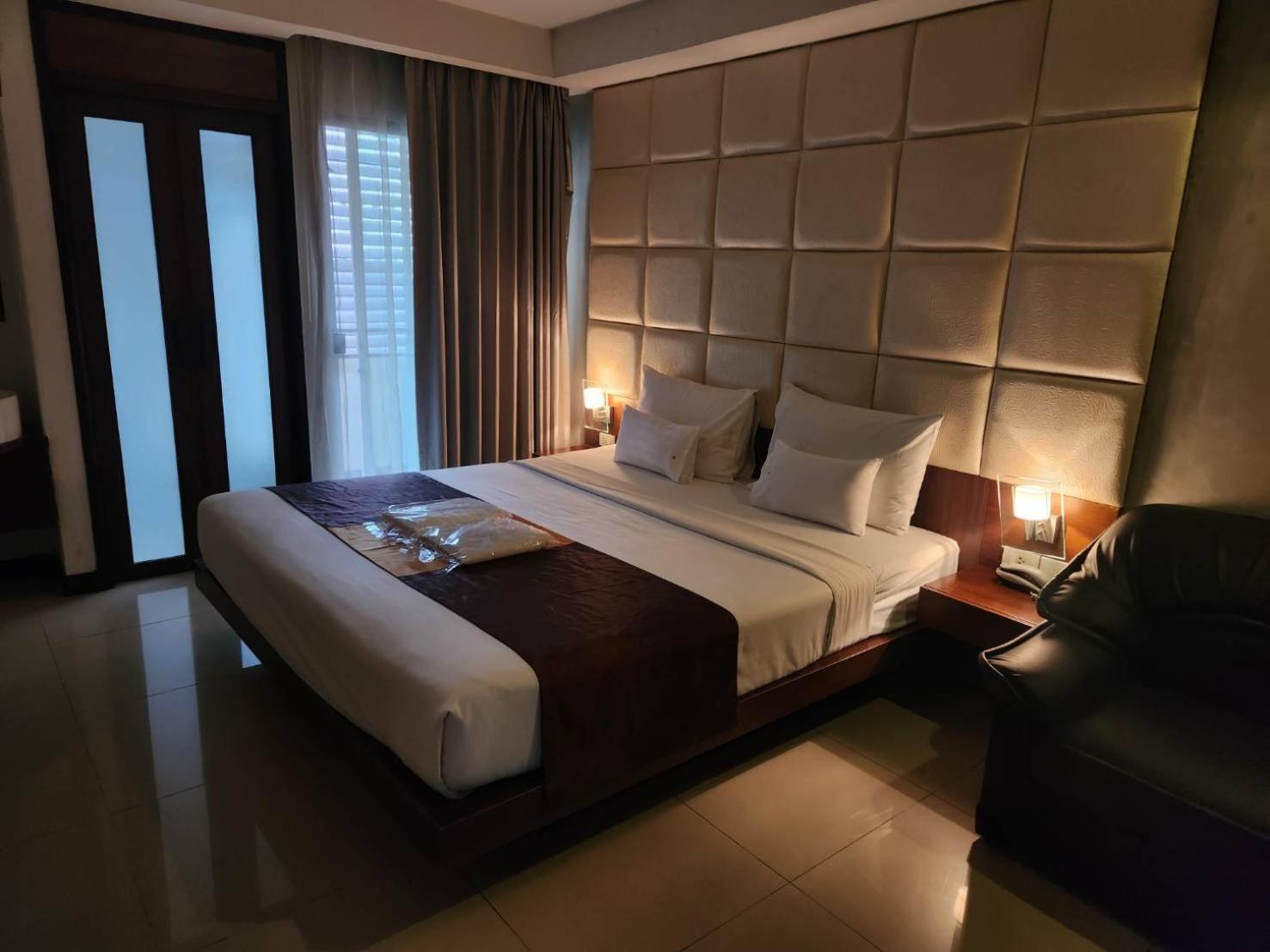 Collection O The Bangkok Cha Cha Suite Exterior photo