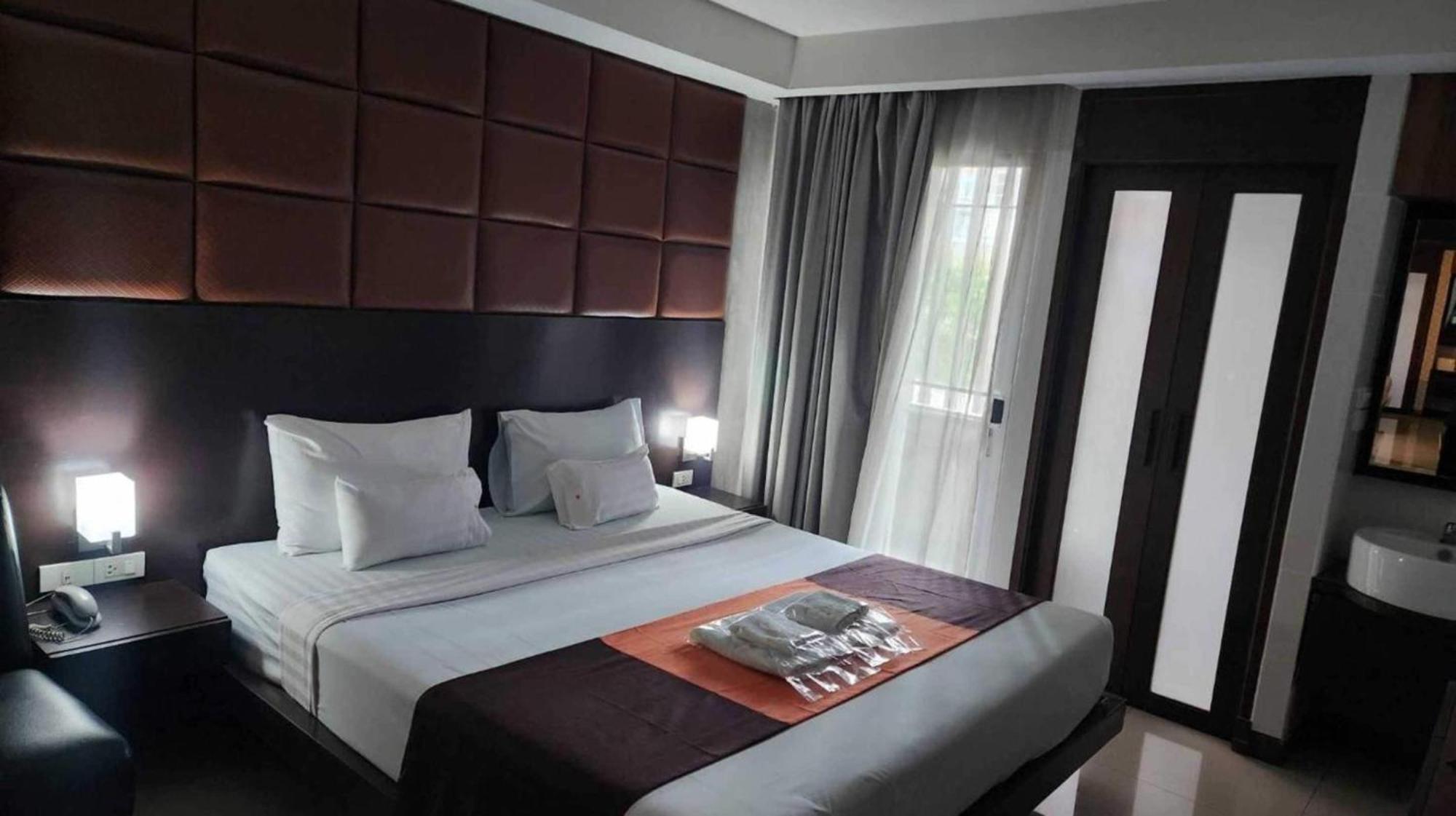 Collection O The Bangkok Cha Cha Suite Exterior photo