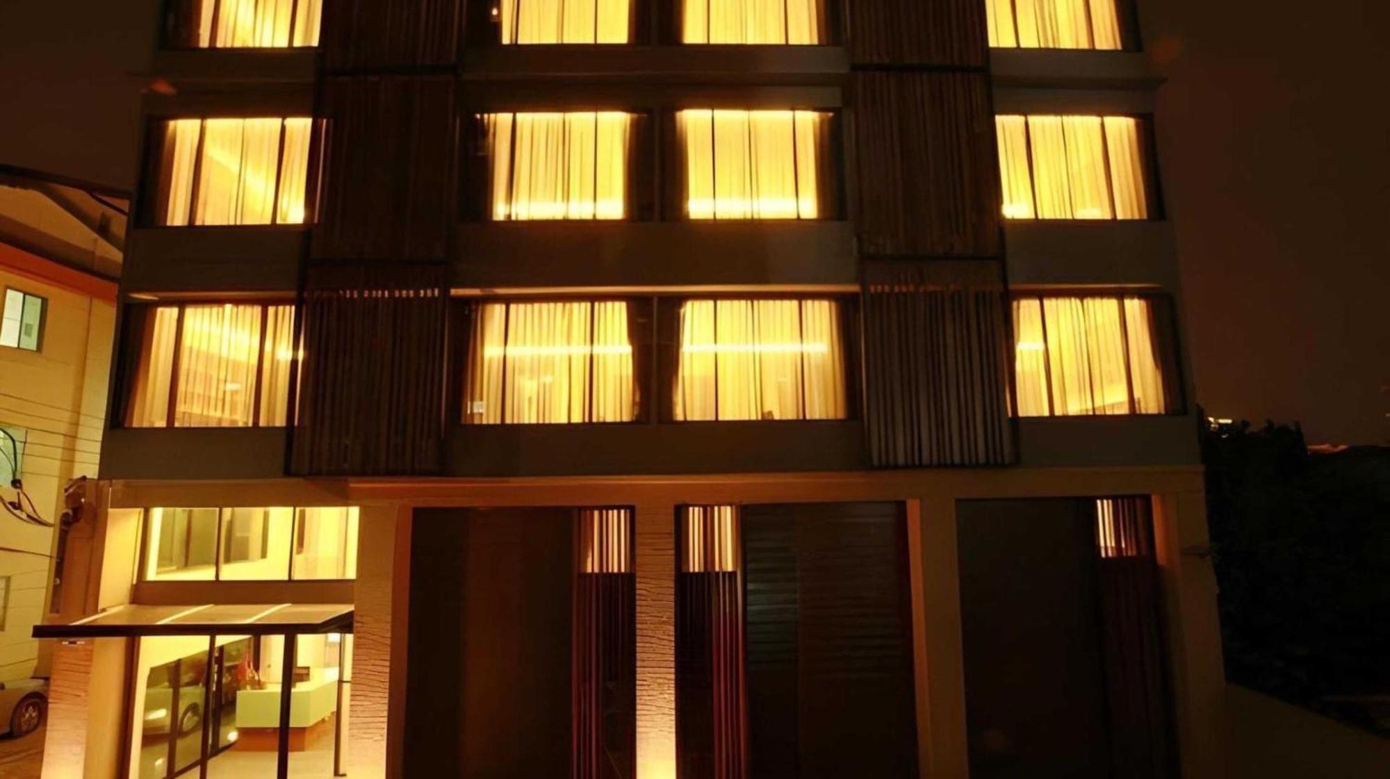 Collection O The Bangkok Cha Cha Suite Exterior photo